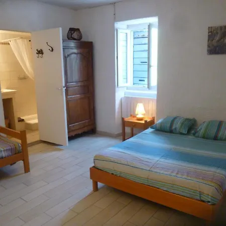 Bed & Breakfast D'hotes Lou Couradou 3*