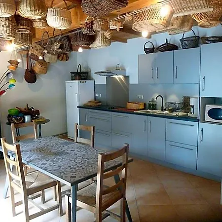 Bed & Breakfast D'hotes Lou Couradou 3*
